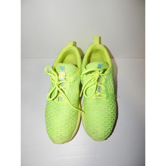 Size 7.5 Women's Nike Roshe NM Flyknit in Volt Green - Picture 10 of 10